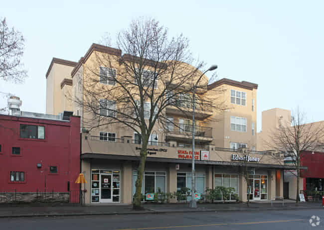 North Admiral, Seattle - Seattle, Washington, United States - Exterior