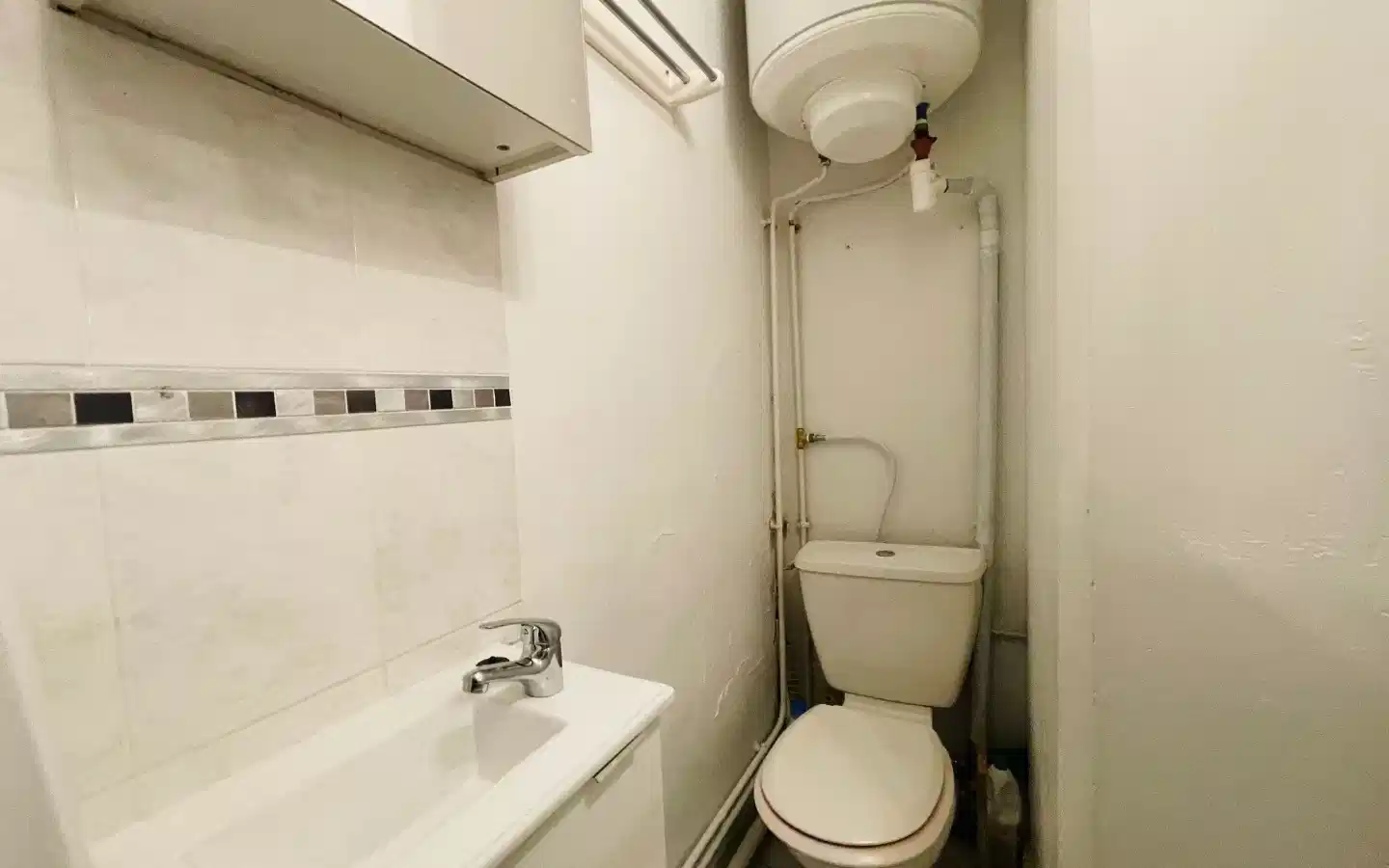 2 Bedroom 1 Bathroom (XP-78) - Bedroom?w=400&h=260&fit=crop&q=40&auto=format&trim=auto