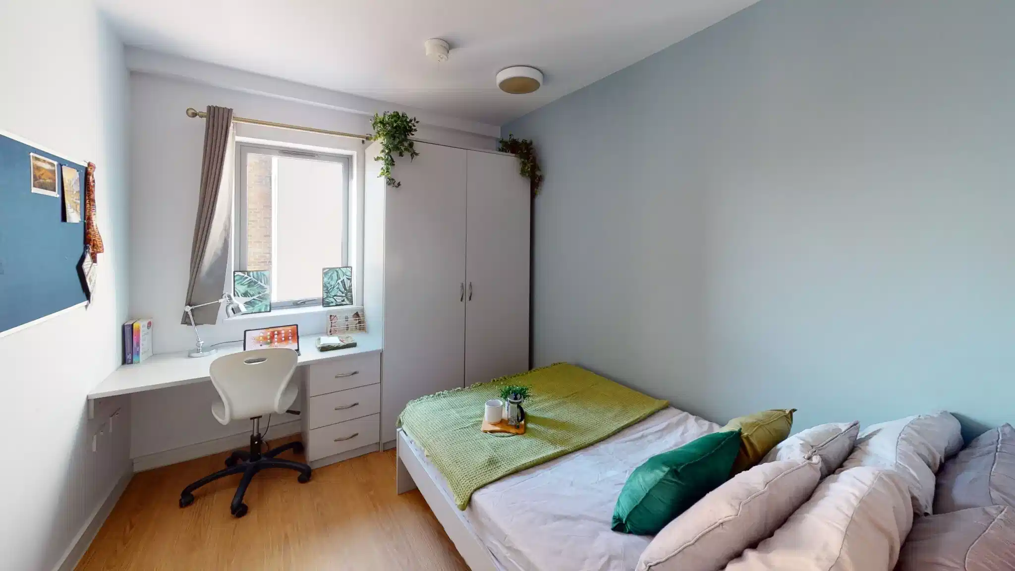Amenities?w=400&h=260&fit=crop&q=40&auto=format&trim=auto