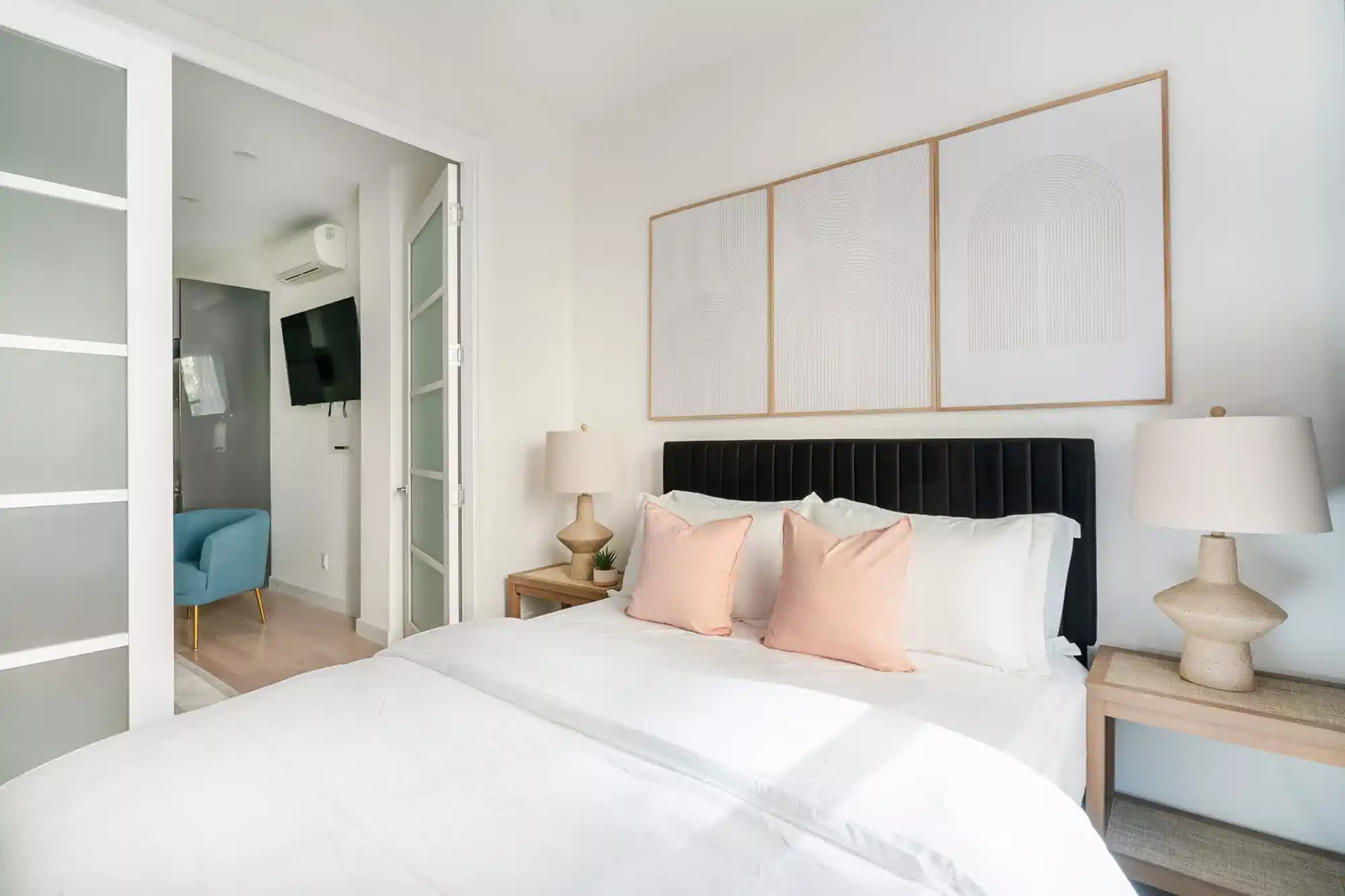 317-2B: 1 Bedroom and 1 Bathroom - Bedroom?w=400&h=260&fit=crop&q=40&auto=format&trim=auto