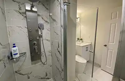 Bathroom?w=400&h=260&fit=crop&q=40&auto=format&trim=auto