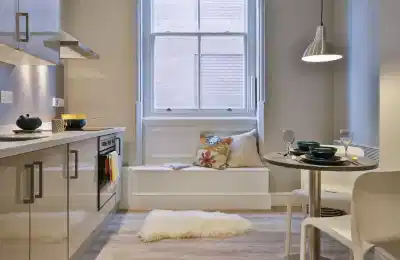Kitchen?w=400&h=260&fit=crop&q=40&auto=format&trim=auto