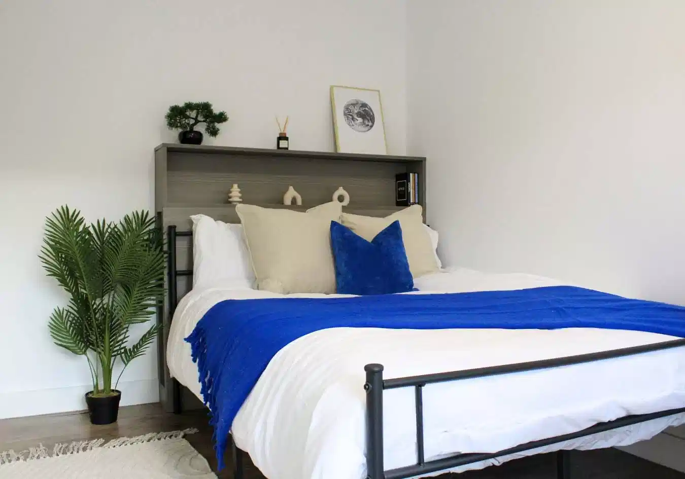 Amenities?w=400&h=260&fit=crop&q=40&auto=format&trim=auto