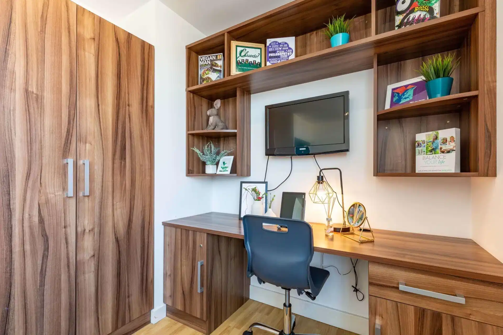 Amenities?w=400&h=260&fit=crop&q=40&auto=format&trim=auto