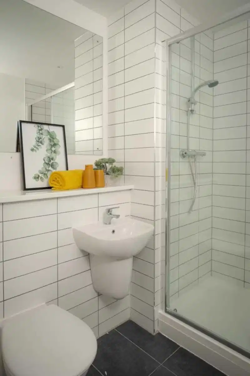 Vantage Point Bryan House, Wigan - Manchester, England, United Kingdom - 1 Bedroom House - Bathroom