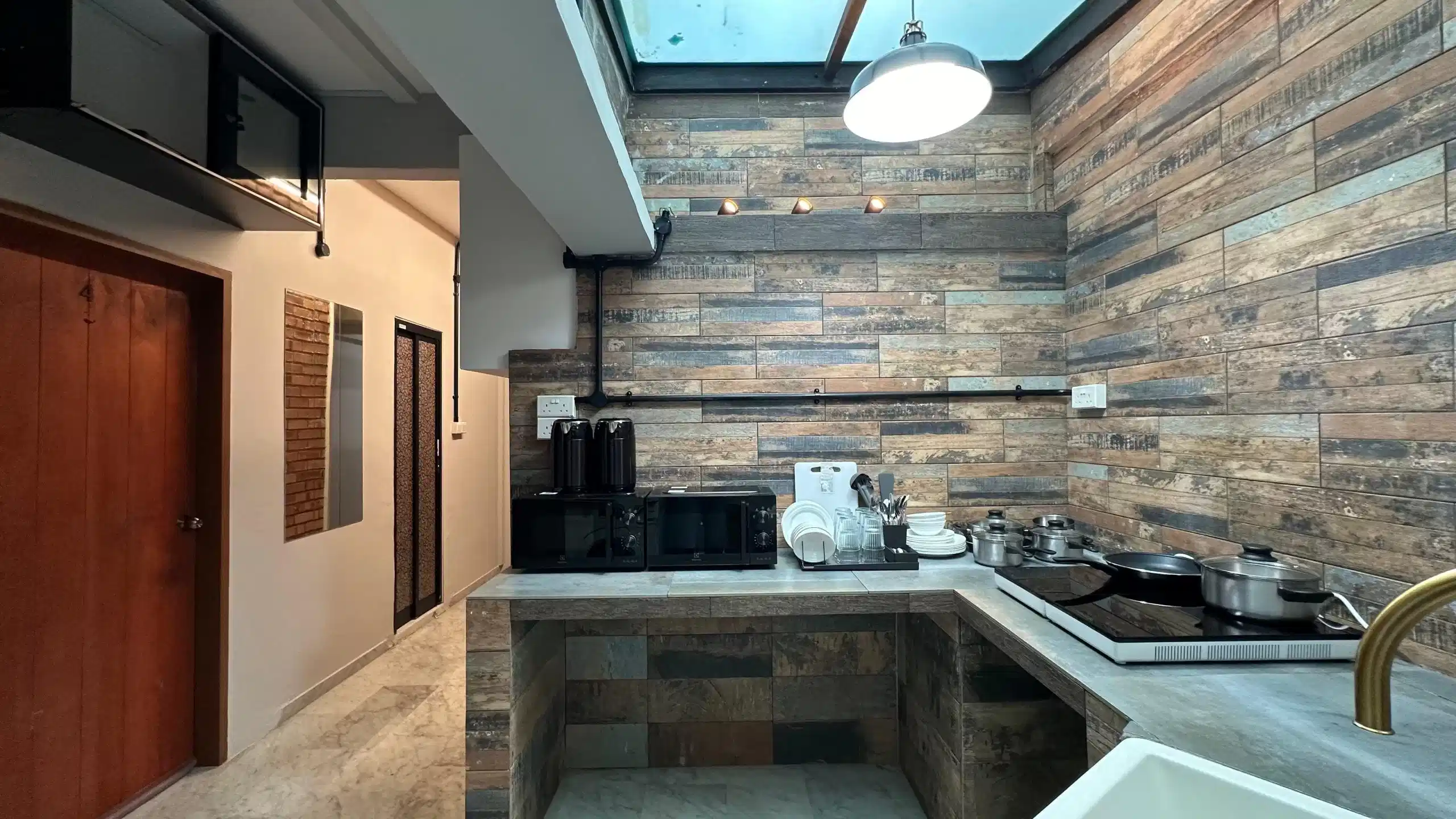 Room in a 8 Bedroom Apartment, 148B Pasir Panjang Rd, Singapore 118553 - Singapore, Singapore - Amenities
