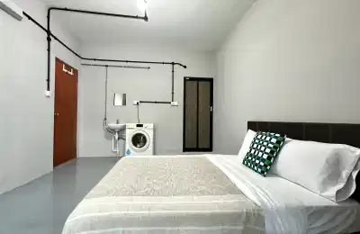 Amenities?w=400&h=260&fit=crop&q=40&auto=format&trim=auto