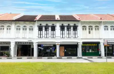 Common Area?w=400&h=260&fit=crop&q=40&auto=format&trim=auto