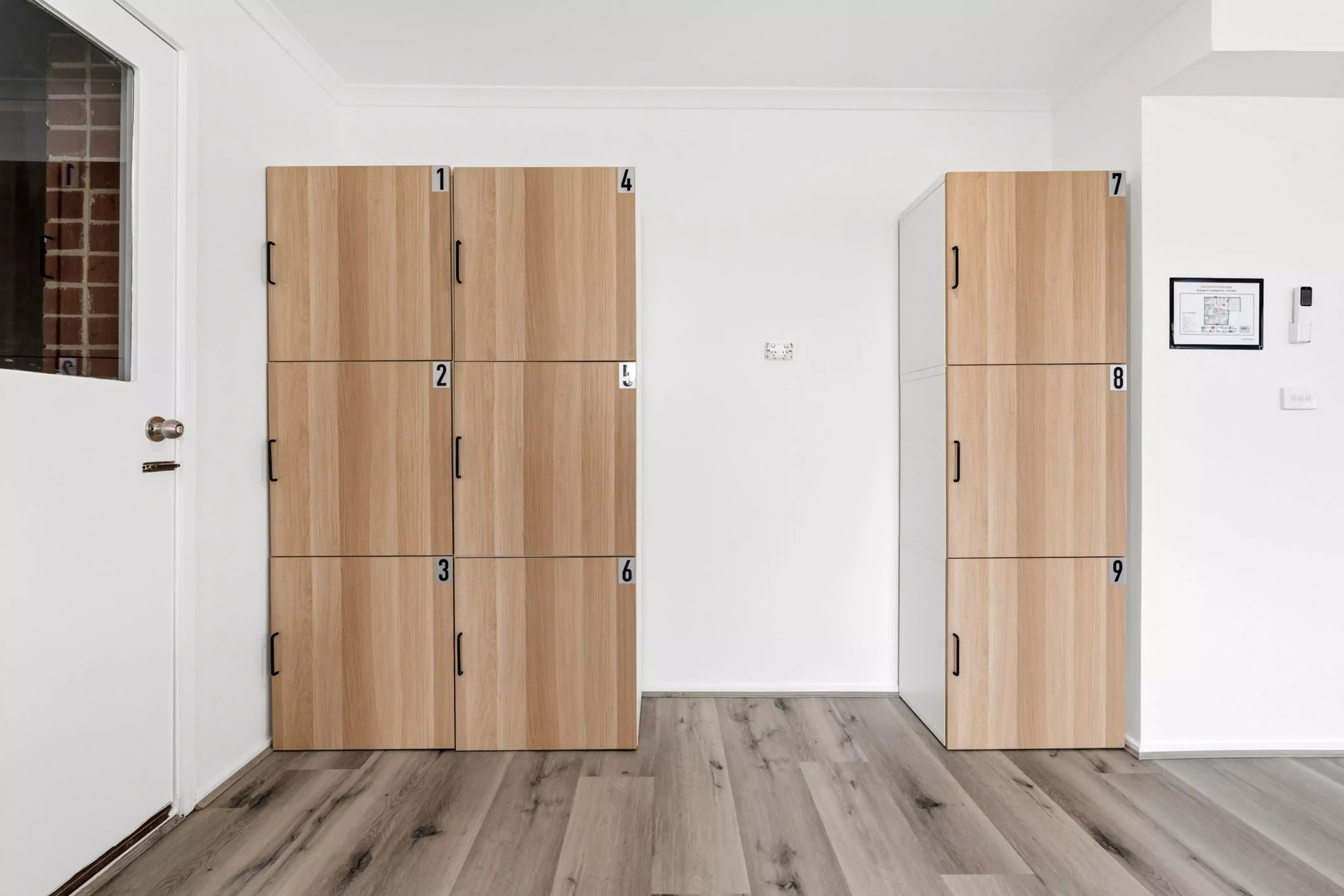 Amenities?w=400&h=260&fit=crop&q=40&auto=format&trim=auto