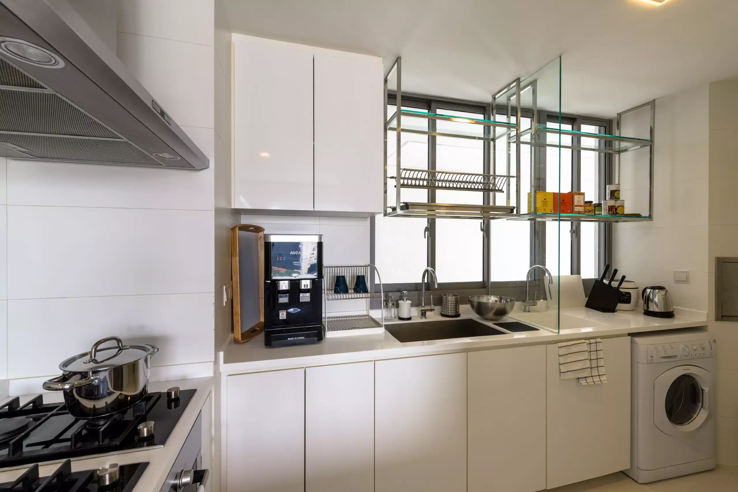 Kitchen?w=400&h=260&fit=crop&q=40&auto=format&trim=auto