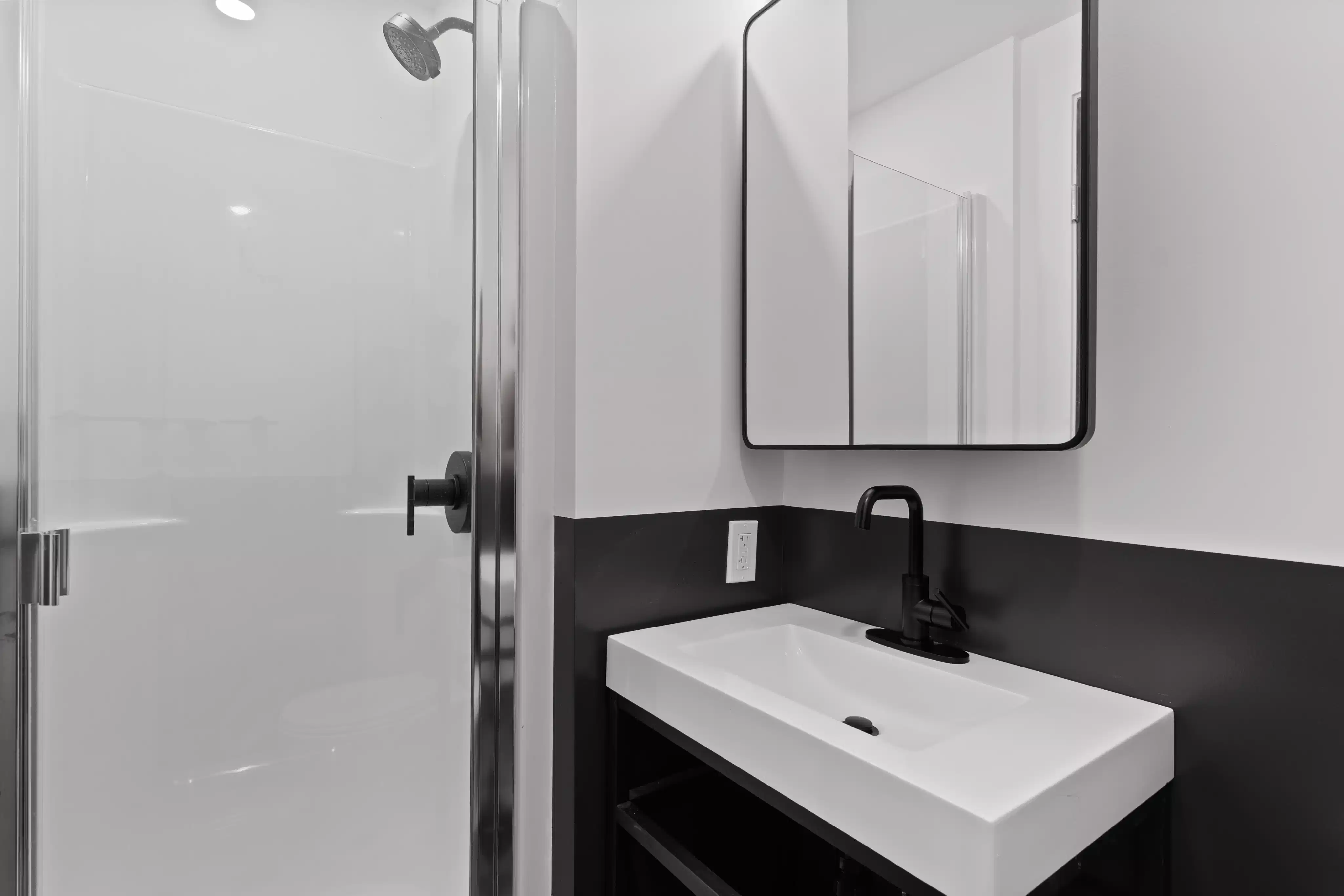 ALMA @ Gastown, Vancouver - Vancouver, Canada - Bathroom