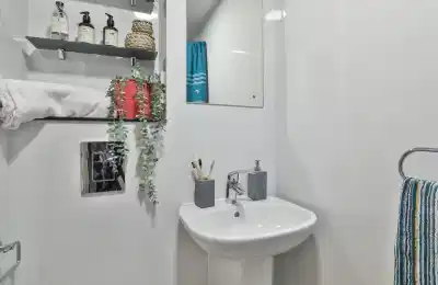 Amenities?w=400&h=260&fit=crop&q=40&auto=format&trim=auto