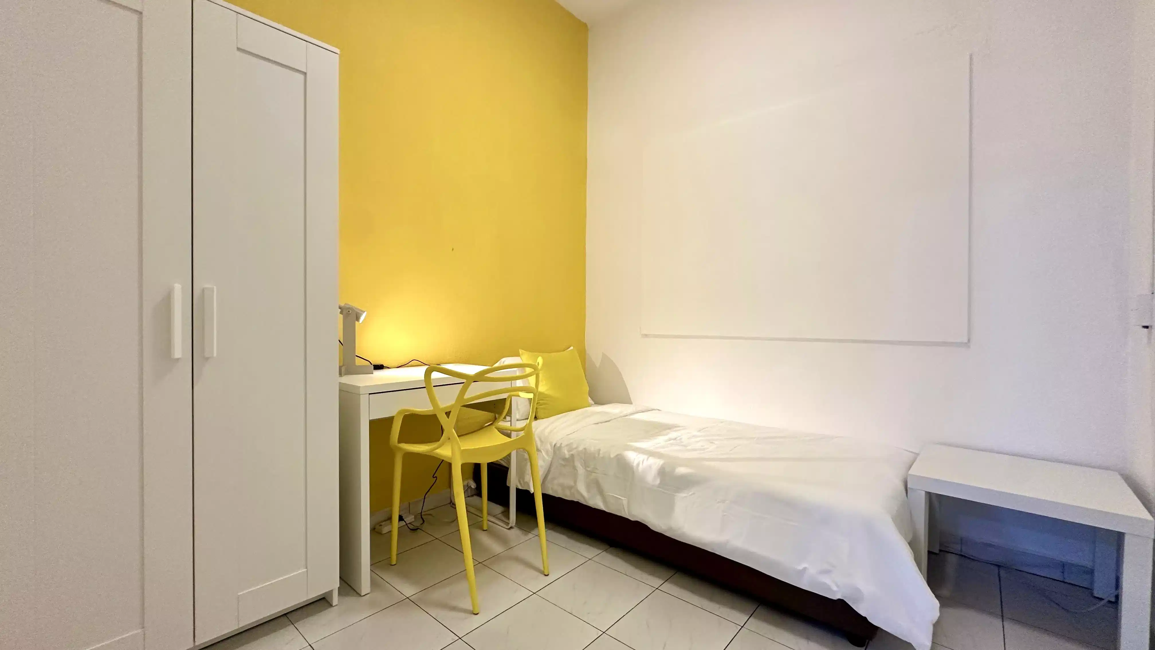 Amenities?w=400&h=260&fit=crop&q=40&auto=format&trim=auto