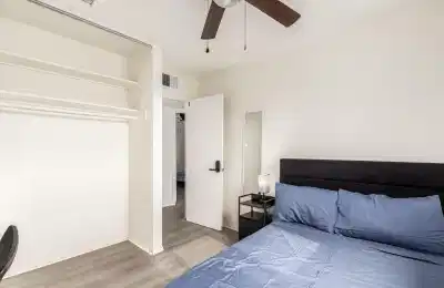 #24972: Room in 10 Bed 3 Bath - Bathroom?w=400&h=260&fit=crop&q=40&auto=format&trim=auto