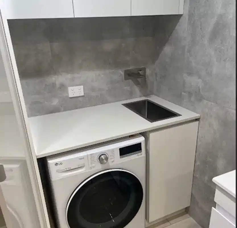 Balcony Studio - Bathroom?w=400&h=260&fit=crop&q=40&auto=format&trim=auto