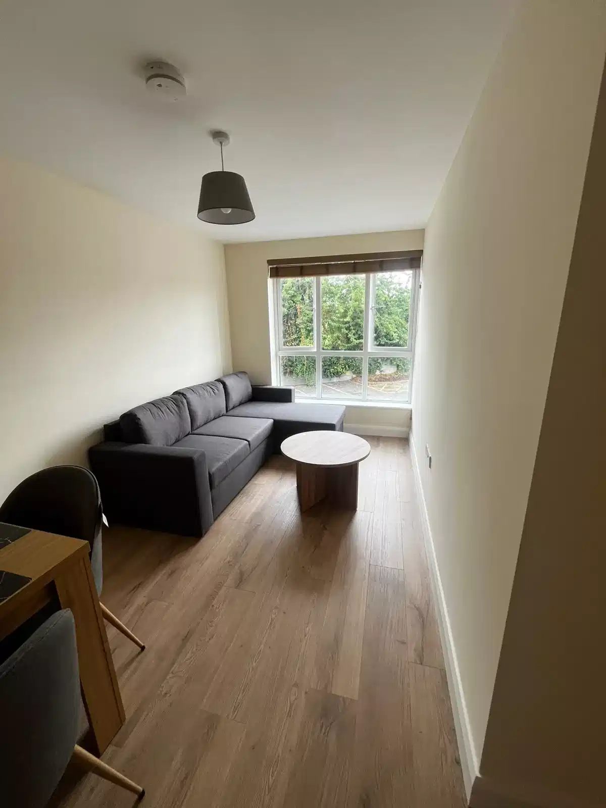 Common Area?w=400&h=260&fit=crop&q=40&auto=format&trim=auto