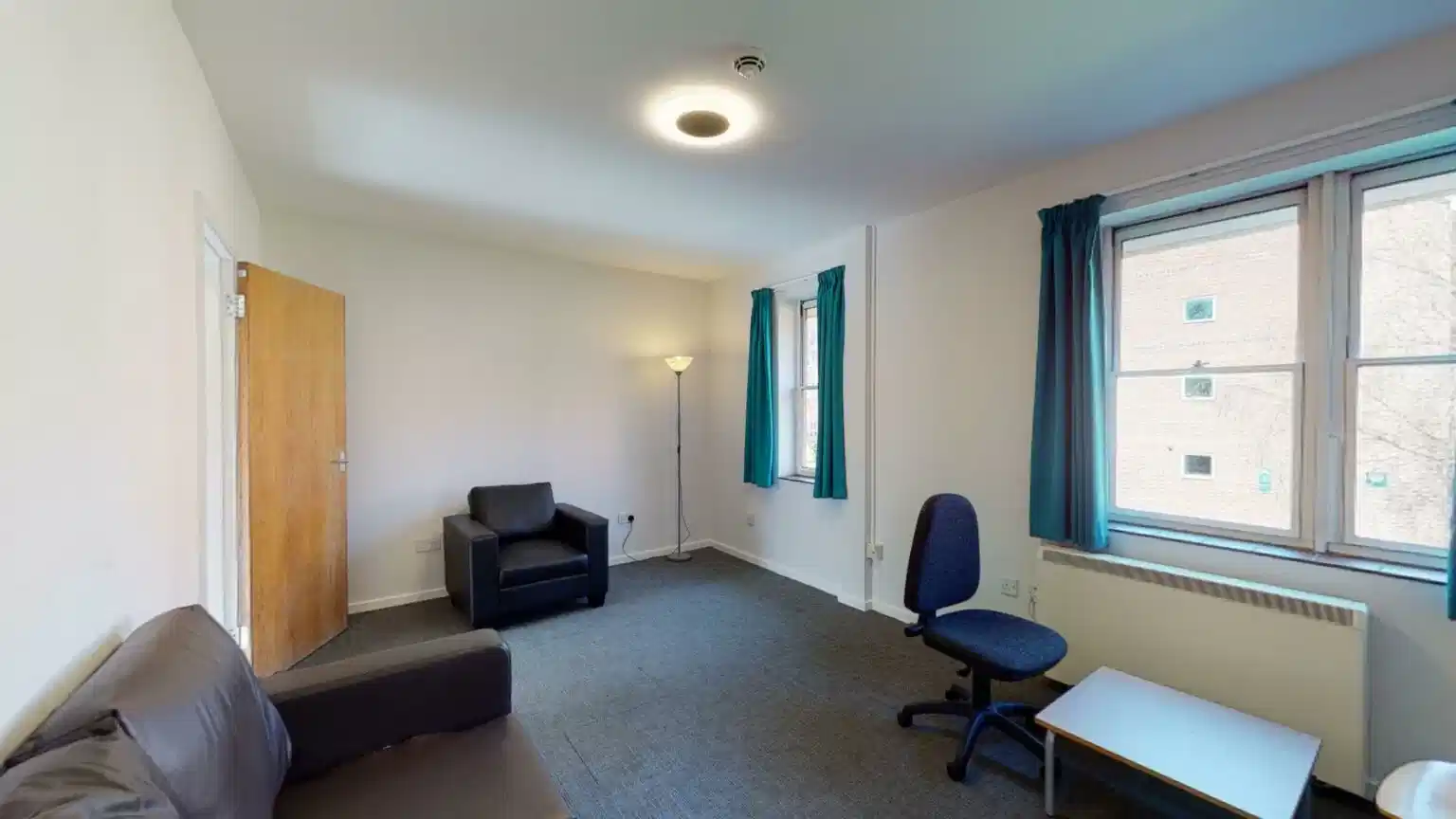 Amenities?w=400&h=260&fit=crop&q=40&auto=format&trim=auto