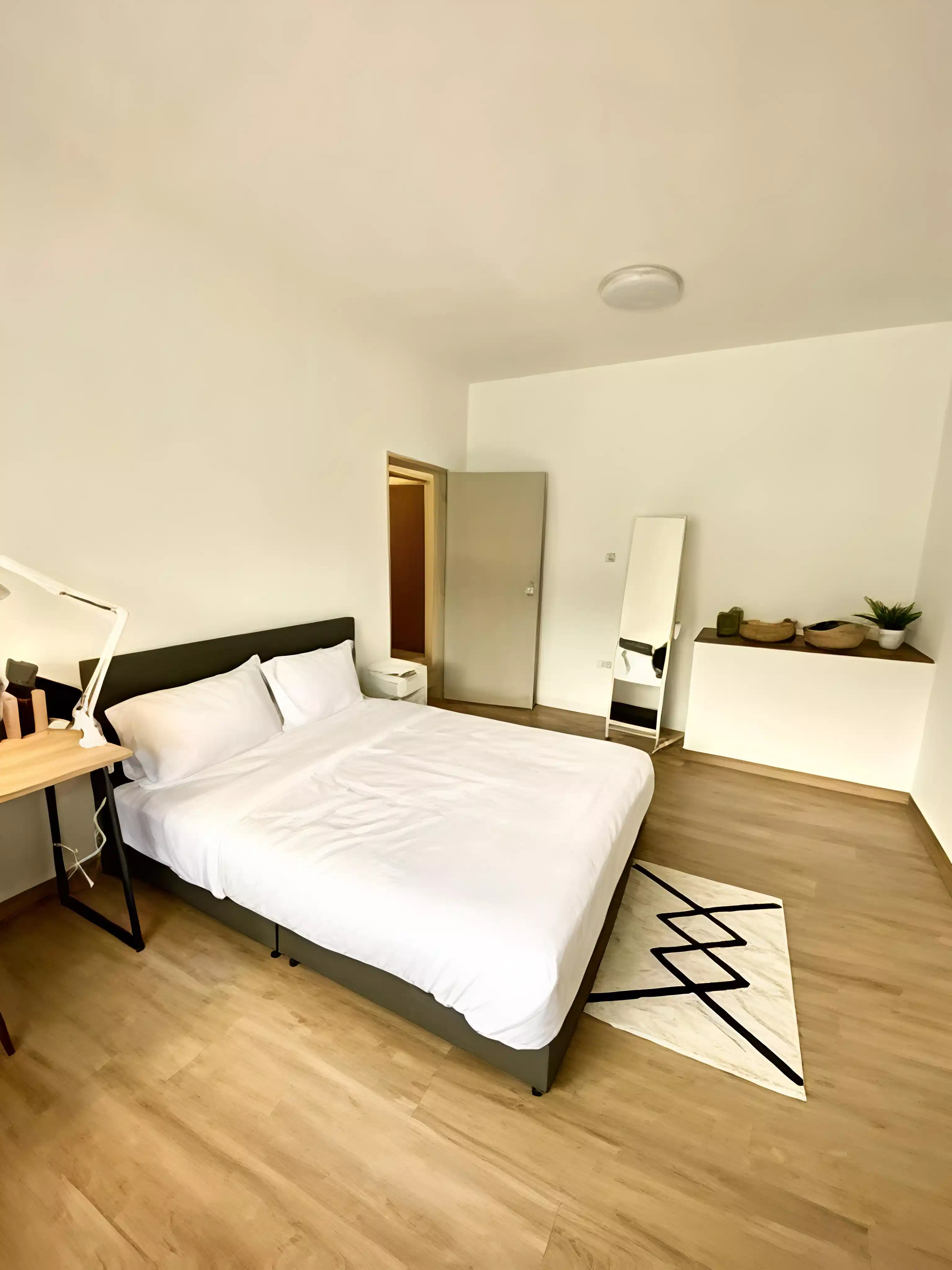 Amenities?w=400&h=260&fit=crop&q=40&auto=format&trim=auto