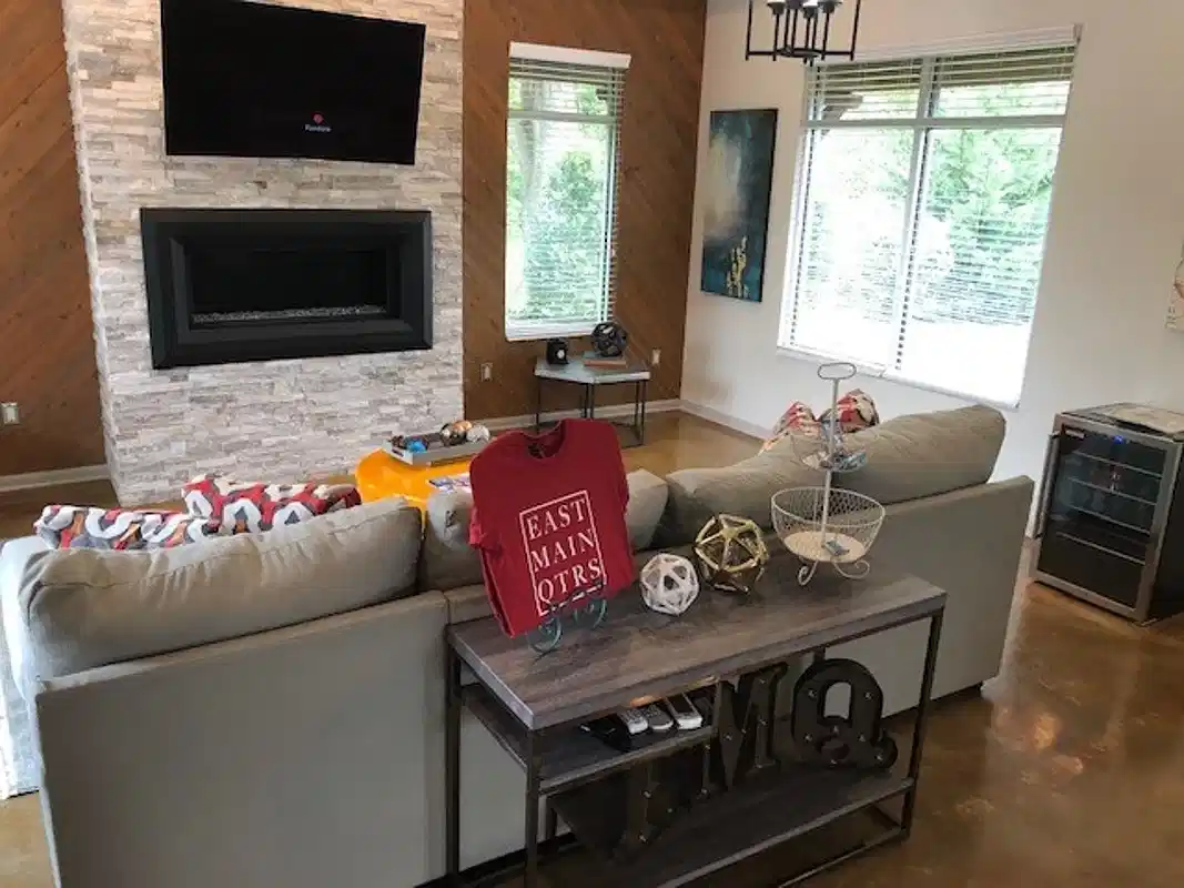 East Main Quarters, Murfreesboro - Murfreesboro, Tennessee, United States - Amenities
