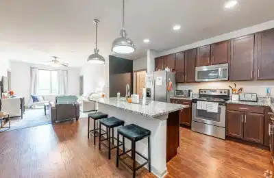 Eclipse On Broad, Athens - Athens, Georgia, United States - Kitchen