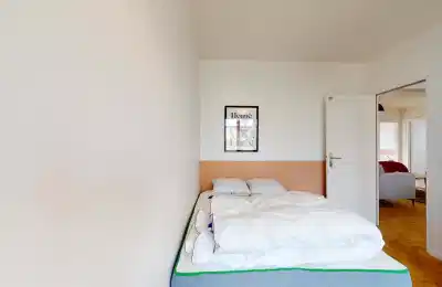 Bedroom?w=400&h=260&fit=crop&q=40&auto=format&trim=auto