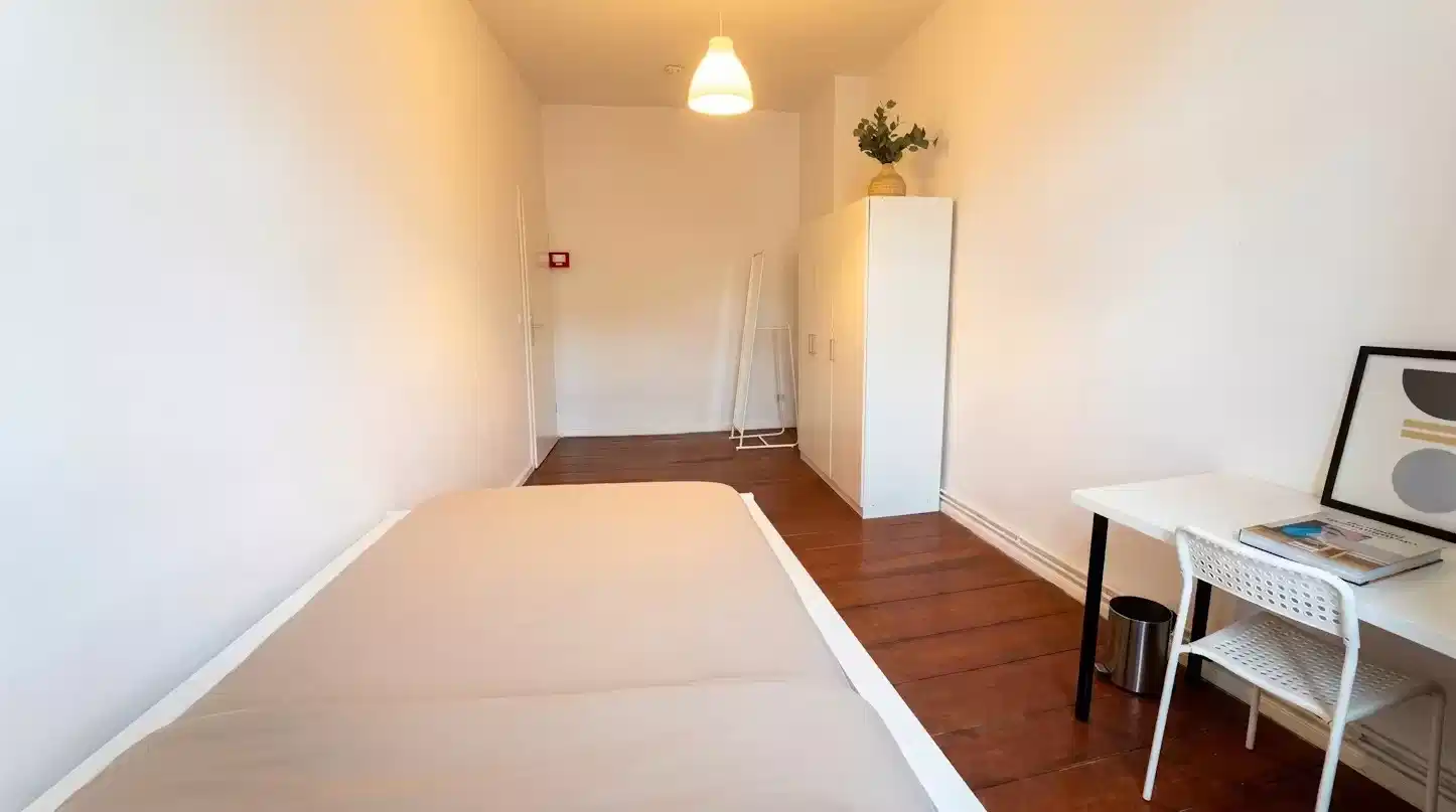 Kitchen?w=400&h=260&fit=crop&q=40&auto=format&trim=auto