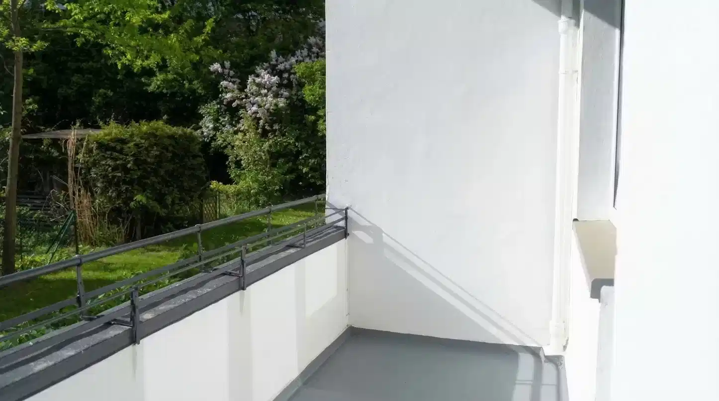 Room in a 3 Bed 1 Bath - Common Area?w=400&h=260&fit=crop&q=40&auto=format&trim=auto