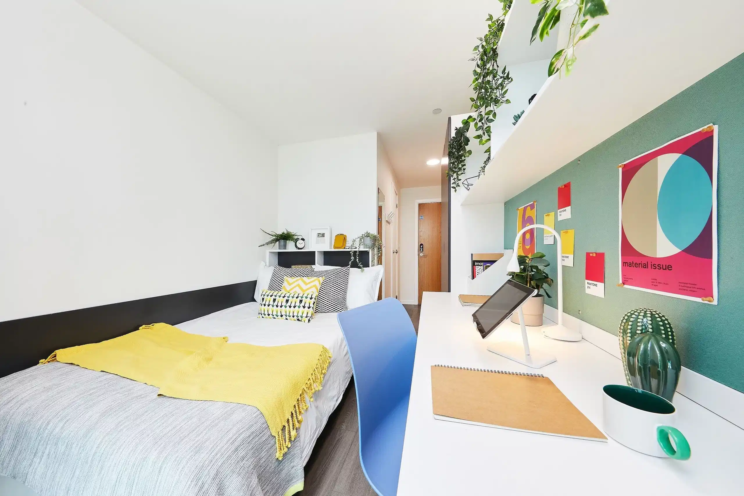 Amenities?w=400&h=260&fit=crop&q=40&auto=format&trim=auto