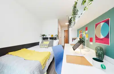 Amenities?w=400&h=260&fit=crop&q=40&auto=format&trim=auto