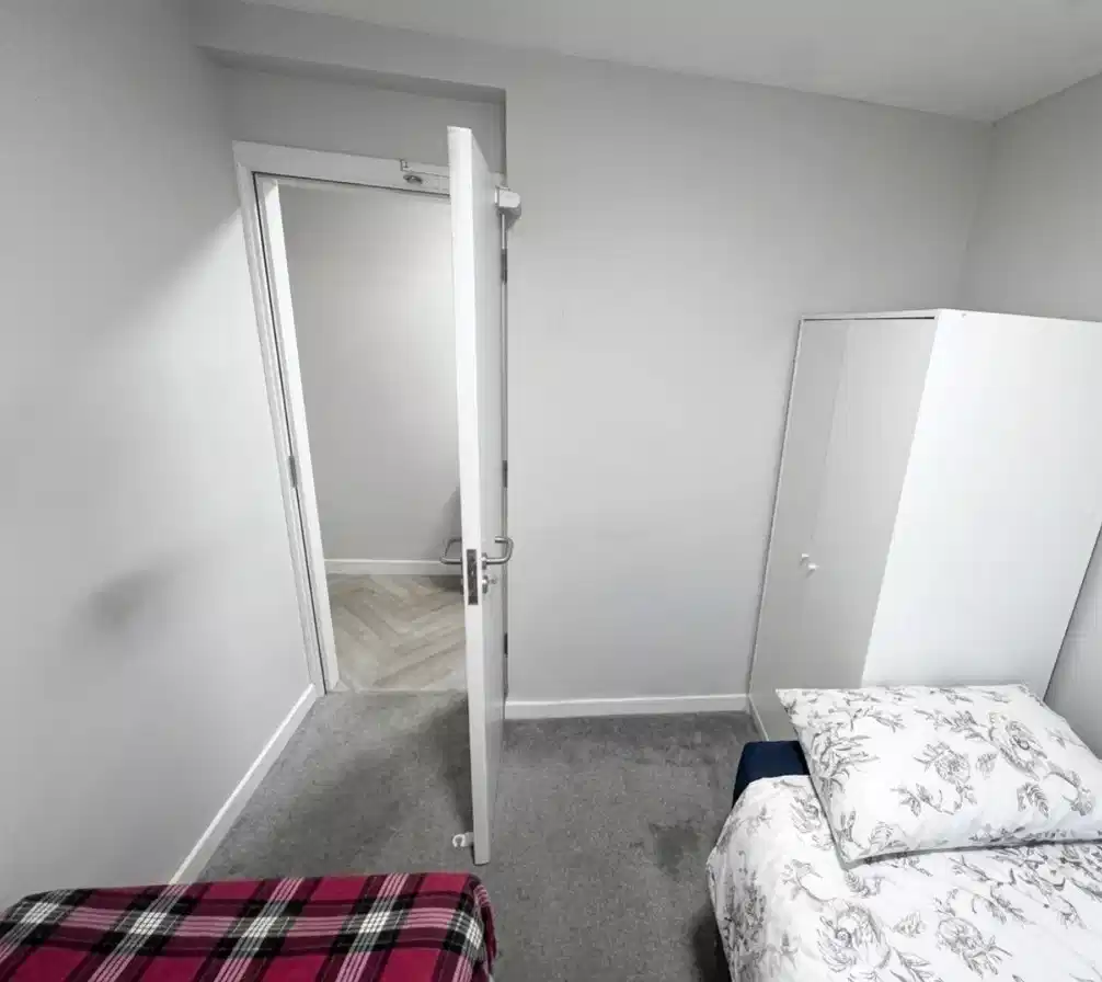 Room in a 4 Bedroom Apartment, Apartment 74, North Quay Place, Pope's Quay Street, Cork, T23 R59T, Cork - Cork, Ireland - 4 Bedroom 2 Bathroom Apartment - Bedroom