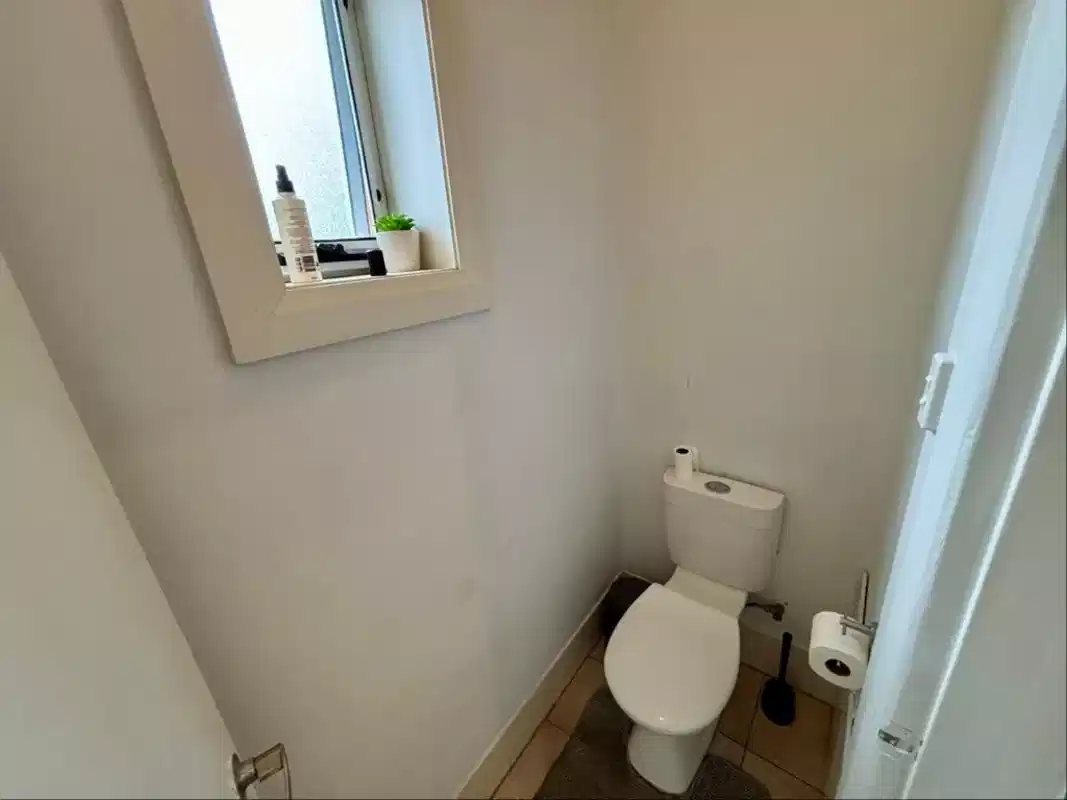 Kitchen?w=400&h=260&fit=crop&q=40&auto=format&trim=auto