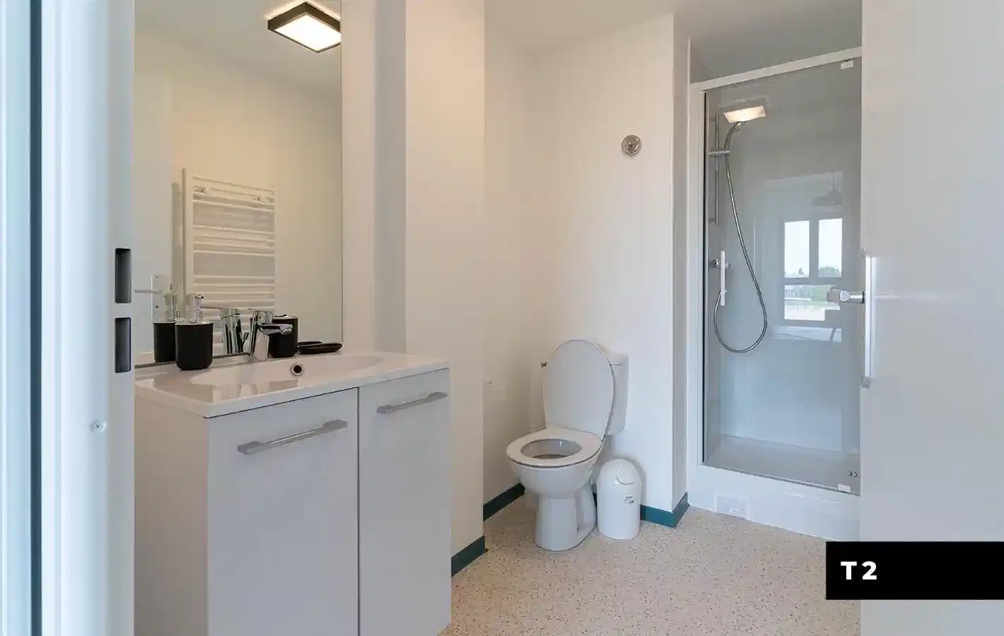 Kitchen?w=400&h=260&fit=crop&q=40&auto=format&trim=auto