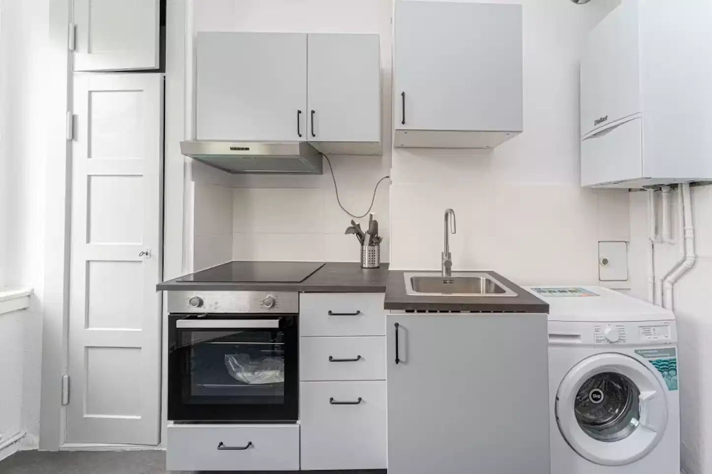 Room in a 3 Bed 1 Bath - Common Area?w=400&h=260&fit=crop&q=40&auto=format&trim=auto
