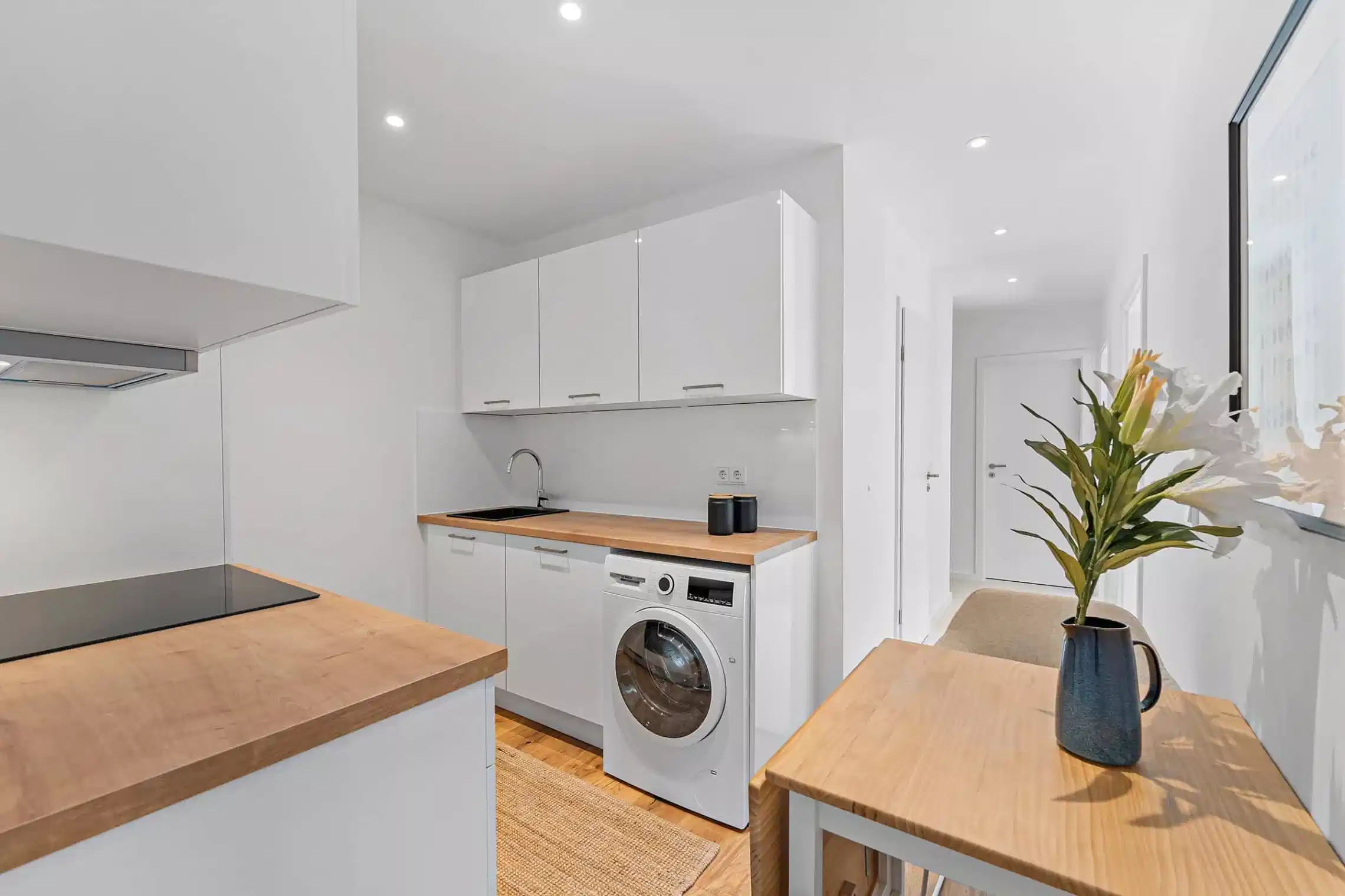 Room in a 3 Bedroom 1 Bathroom - Bathroom?w=400&h=260&fit=crop&q=40&auto=format&trim=auto