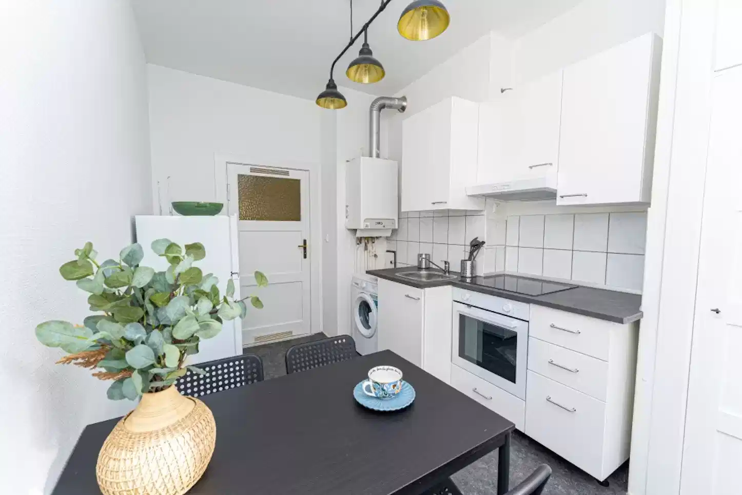 Kitchen?w=400&h=260&fit=crop&q=40&auto=format&trim=auto
