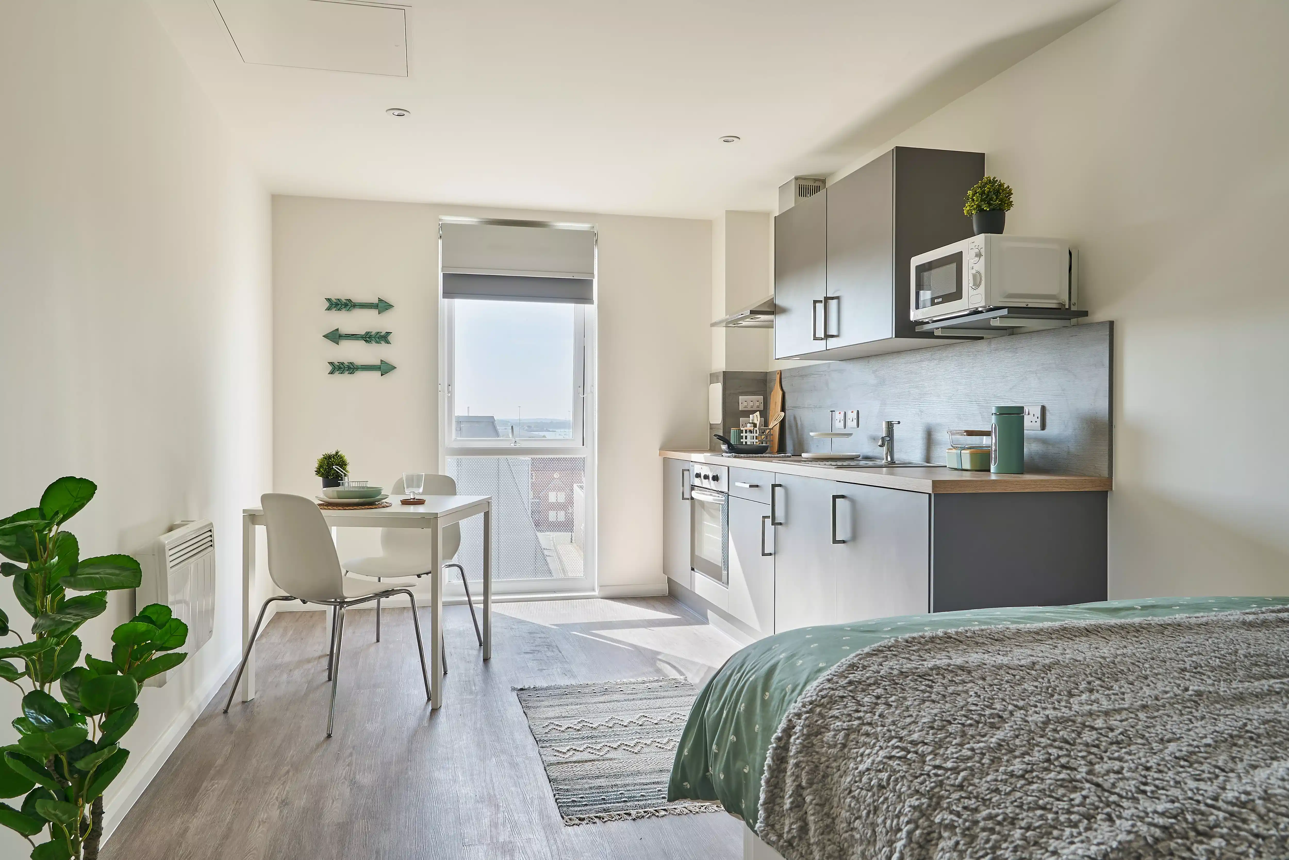 Bedroom?w=400&h=260&fit=crop&q=40&auto=format&trim=auto
