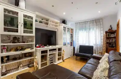 Common Area?w=400&h=260&fit=crop&q=40&auto=format&trim=auto