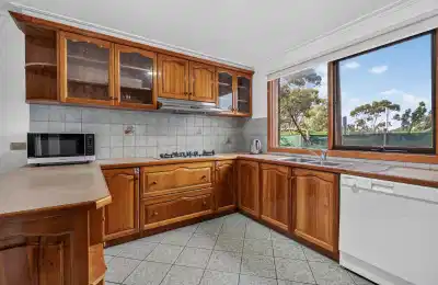 Room in a 8 Bedroom Apartment, 103 Monash Dr, Mulgrave, Australia VIC 3170 - Melbourne, Victoria, Australia - Kitchen
