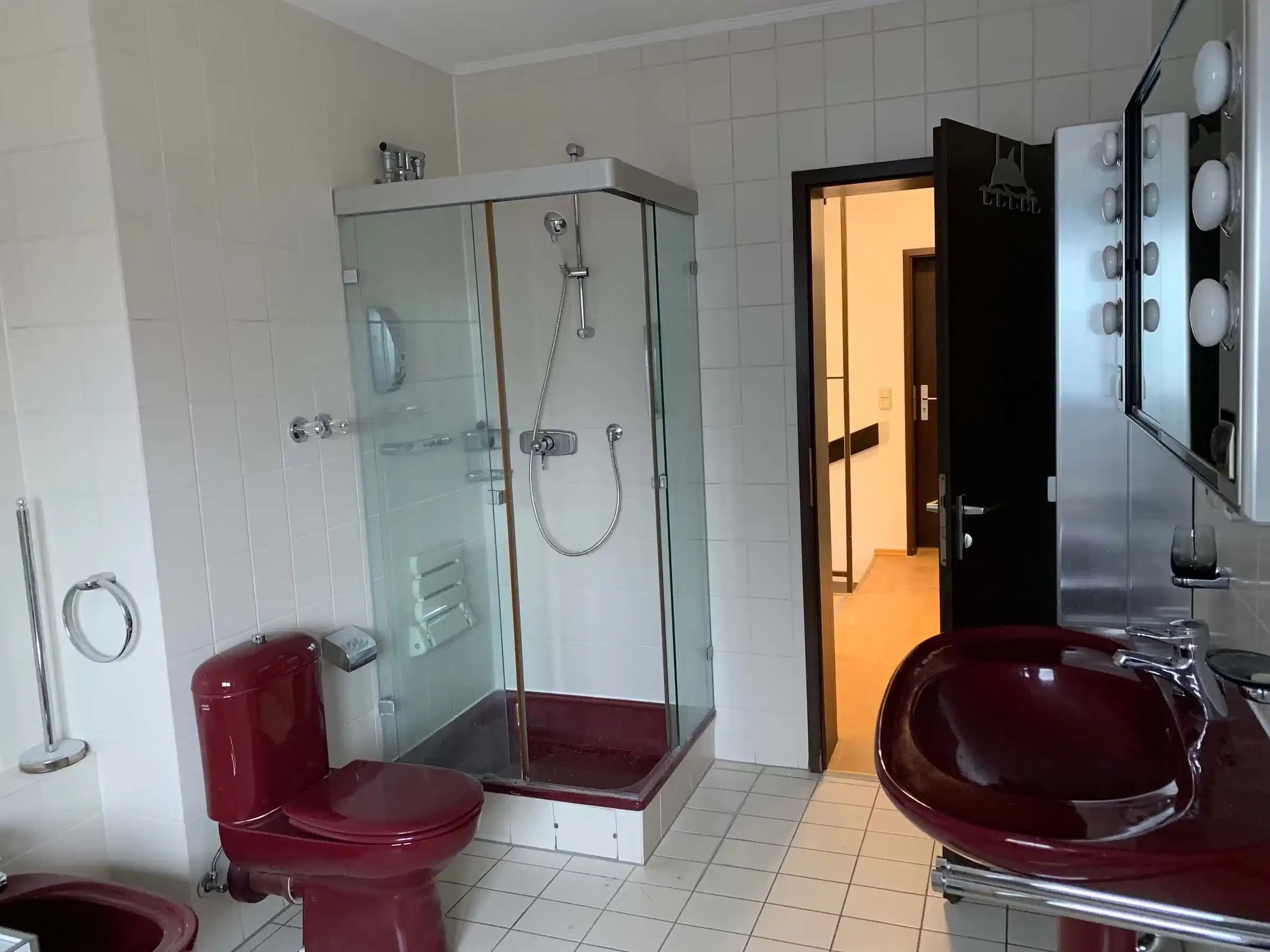 SPC 60598, Frankfurt - Frankfurt, Germany - Bathroom