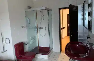 SPC 60598, Frankfurt - Frankfurt, Germany - Bathroom