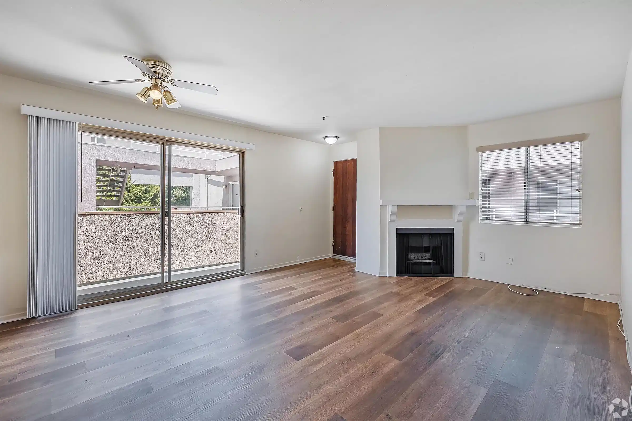 Veteran Plaza, Los Angeles - Los Angeles, California, United States - Room
