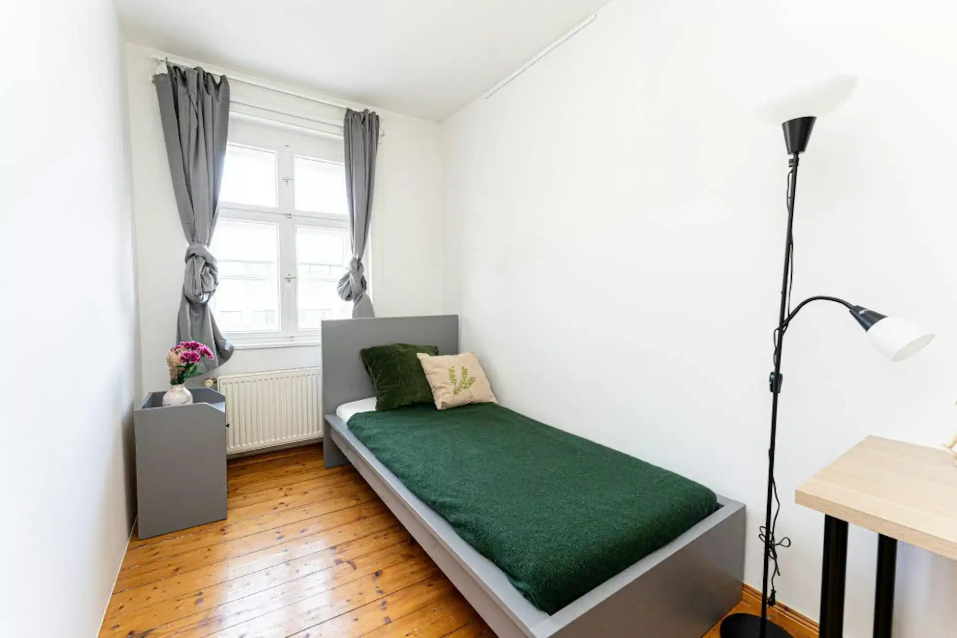 Amenities?w=400&h=260&fit=crop&q=40&auto=format&trim=auto