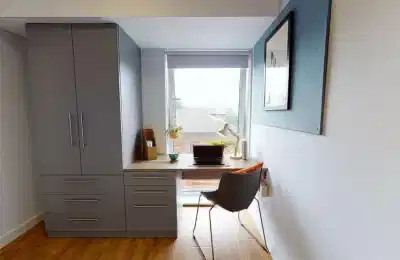 Common Area?w=400&h=260&fit=crop&q=40&auto=format&trim=auto