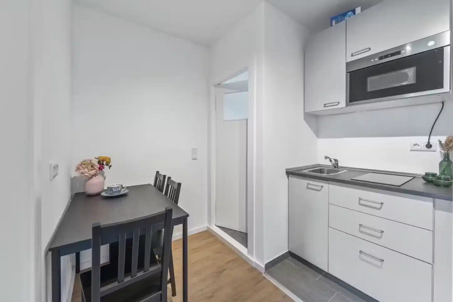 Room in a 3 Bed 1 Bath - Bathroom?w=400&h=260&fit=crop&q=40&auto=format&trim=auto