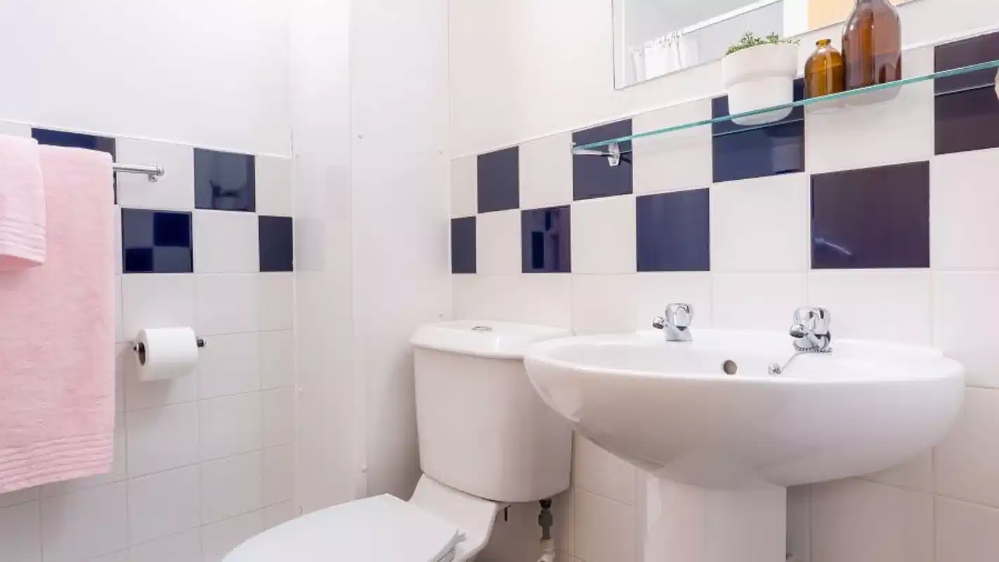 Amenities?w=400&h=260&fit=crop&q=40&auto=format&trim=auto