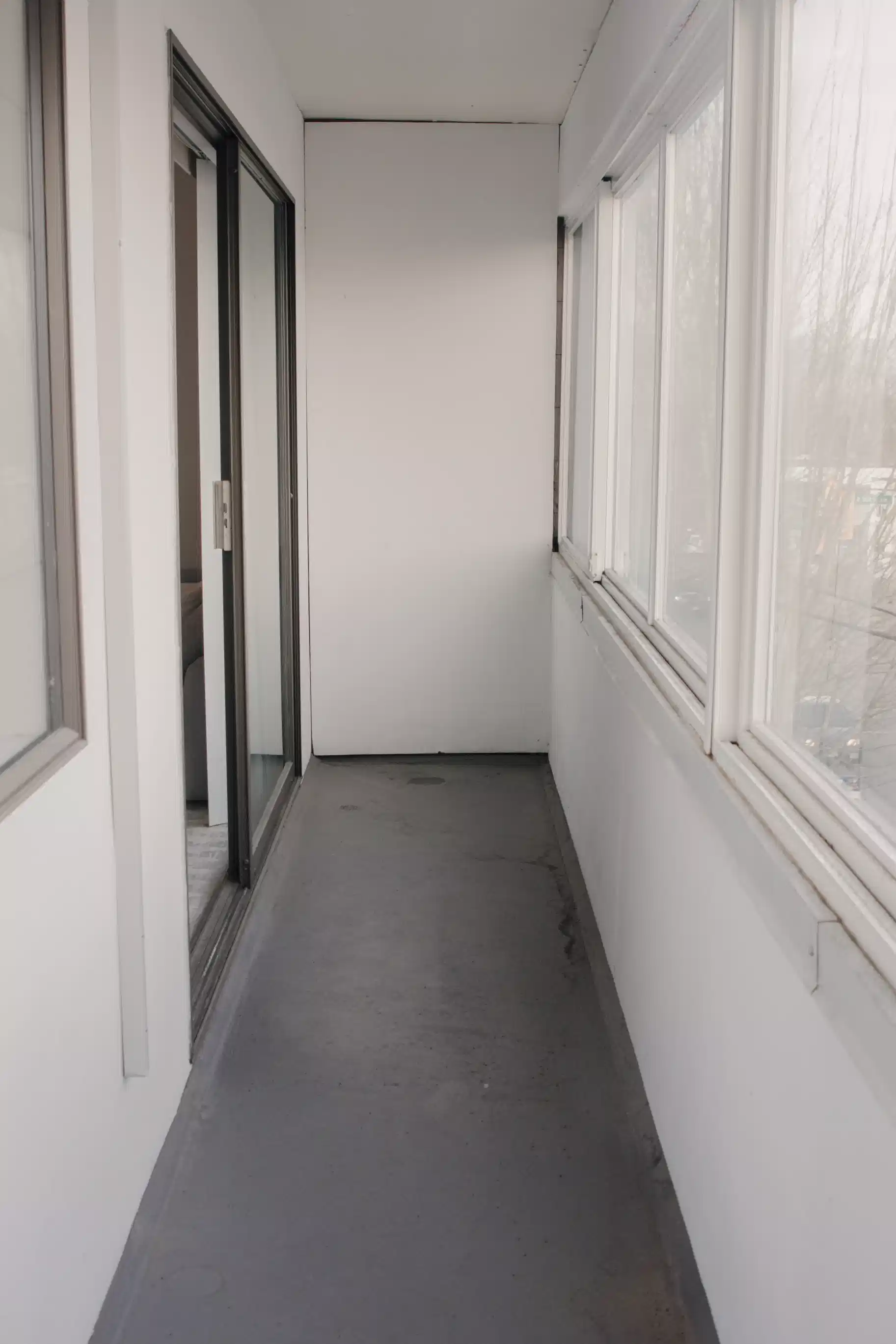 Bedroom?w=400&h=260&fit=crop&q=40&auto=format&trim=auto