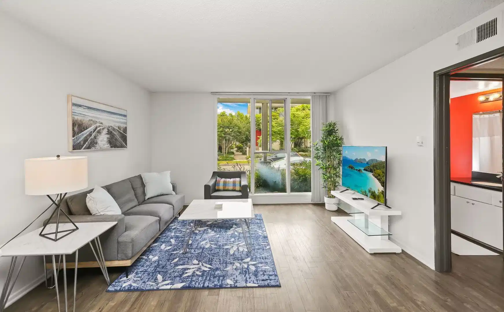 4420 Sarah Street, Burbank - Burbank, California, United States - Common Area