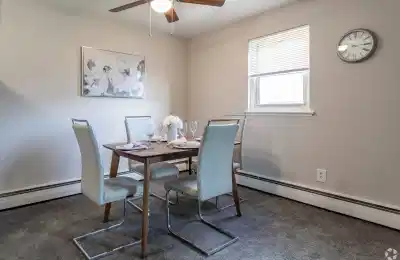 Riverview Crossings, Bensalem - Philadelphia, Pennsylvania, United States - Common Area
