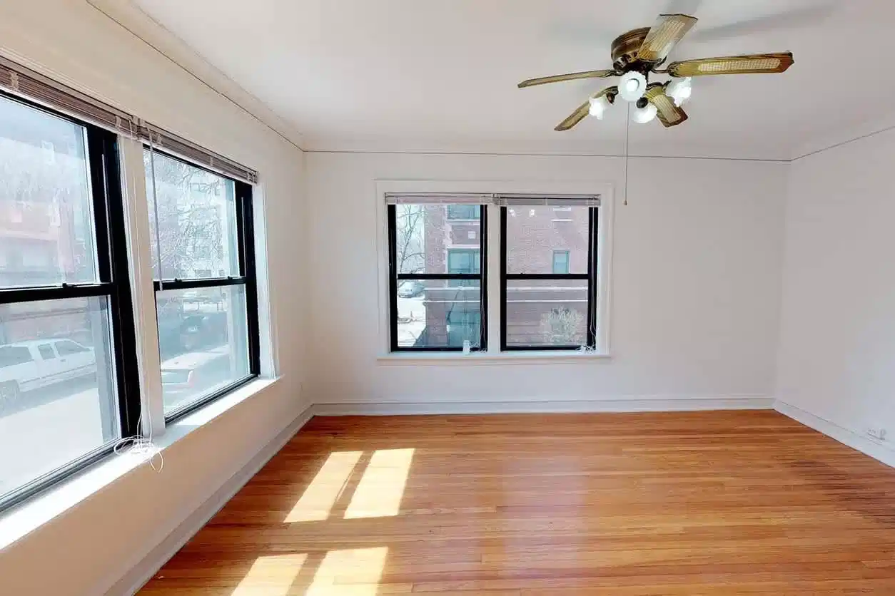 1440 E. 52nd Street, Chicago - Chicago, Illinois, United States - Room