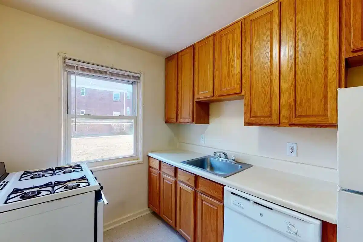 River Terrace Gardens, River Edge - Hackensack, New Jersey, United States - Kitchen